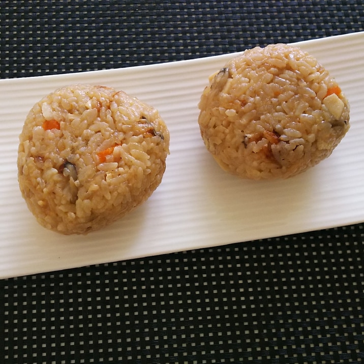 しっかり味でおにぎりに最適 炊き込みごはん 鶏五目 レシピ 作り方 By O結衣華o 楽天レシピ しっかり味でおにぎりに最適 炊き込みごはん 鶏五目 レシピ 作り方 By O結衣華o 楽天レシピ